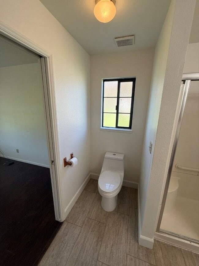 Building Photo - Unique 2 Bedroom Country Property Vacaville *Star Rentals