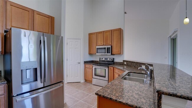 Building Photo - 5279 Lovett Rd