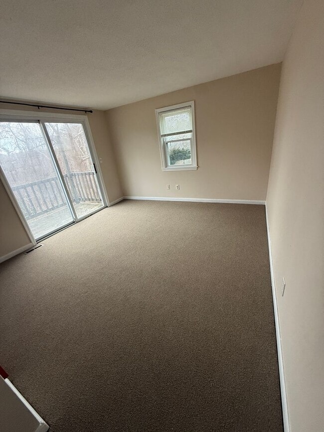 Building Photo - 136-138 West Yarmouth Road