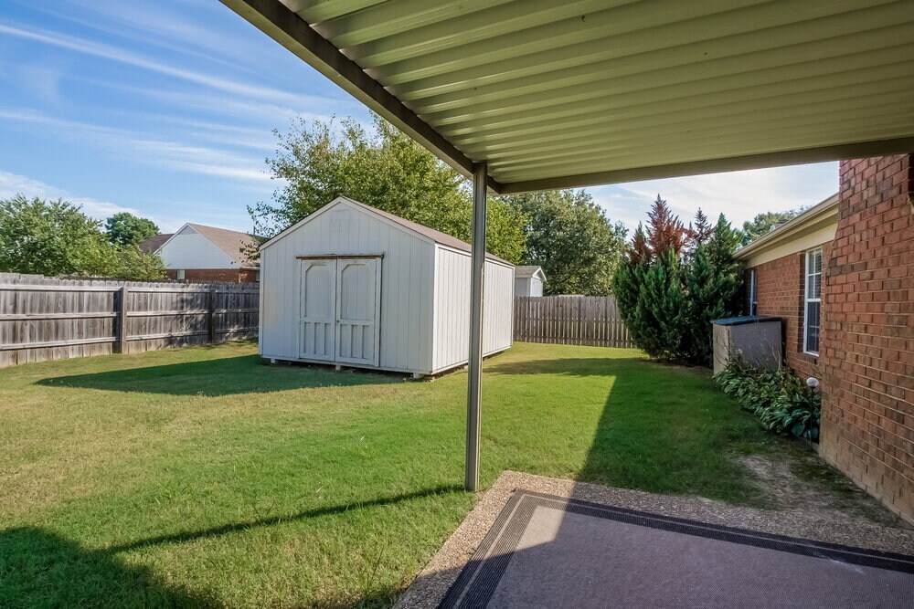 Building Photo - 6688 Millgrove Park Dr