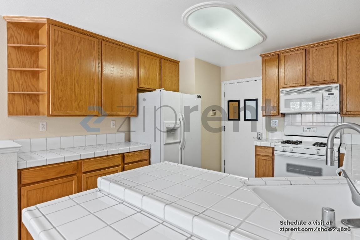 Building Photo - 439 Sandhurst Dr