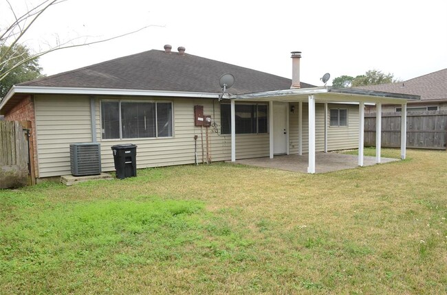 Building Photo - 19414 Moonhollow Dr