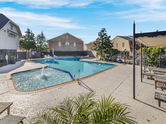Building Photo - 6440 Olympia Dr