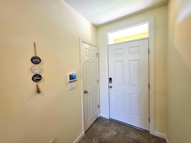 Building Photo - 6580 Canterbridge Dr