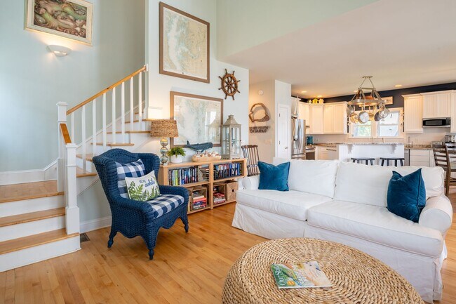 Building Photo - PERFECT SINGLE FAMILY OFF-SEASON MONTHLY R...