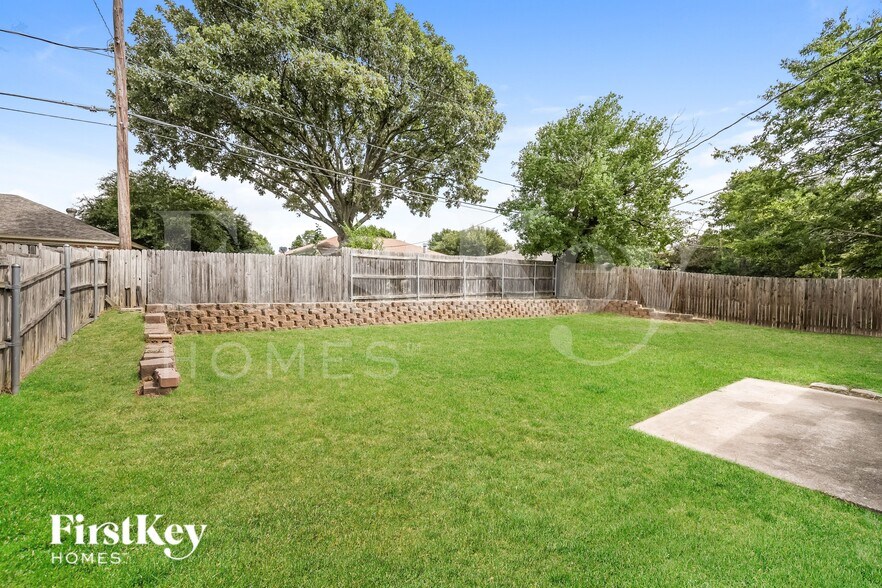 Building Photo - 4121 Gentle Springs Dr