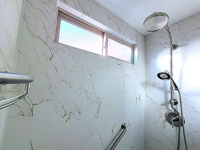 Building Photo - 28506 Barbosa