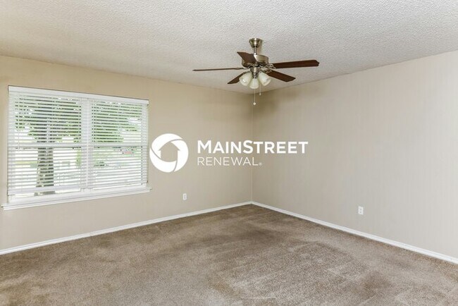 Building Photo - 3 Bedroom Pet-Friendly Home in Fort Worth, TX with Main Street Renewal