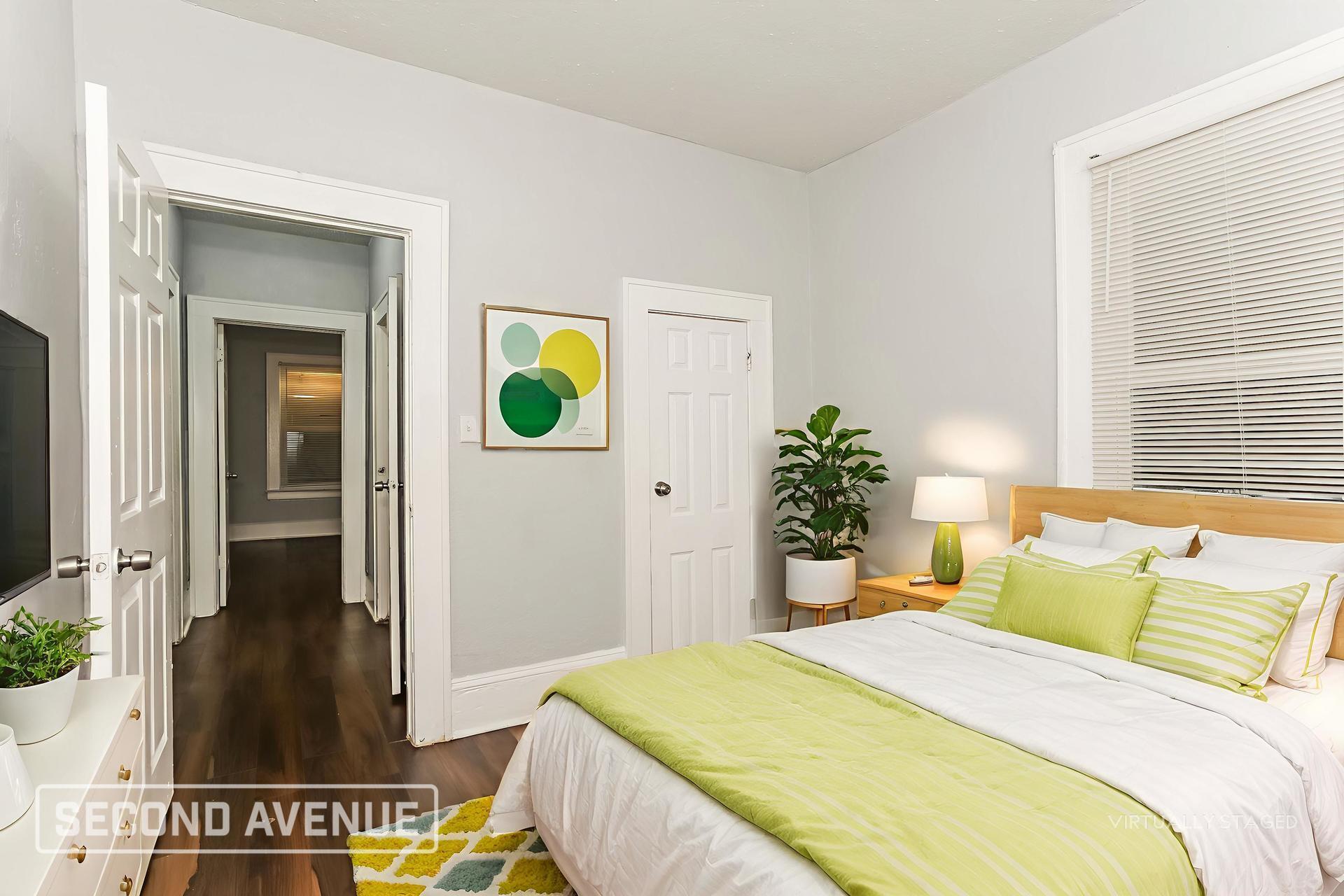 Building Photo - 1417 W 6th St