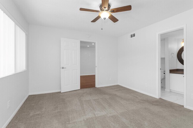 Building Photo - 12100 Melville Dr