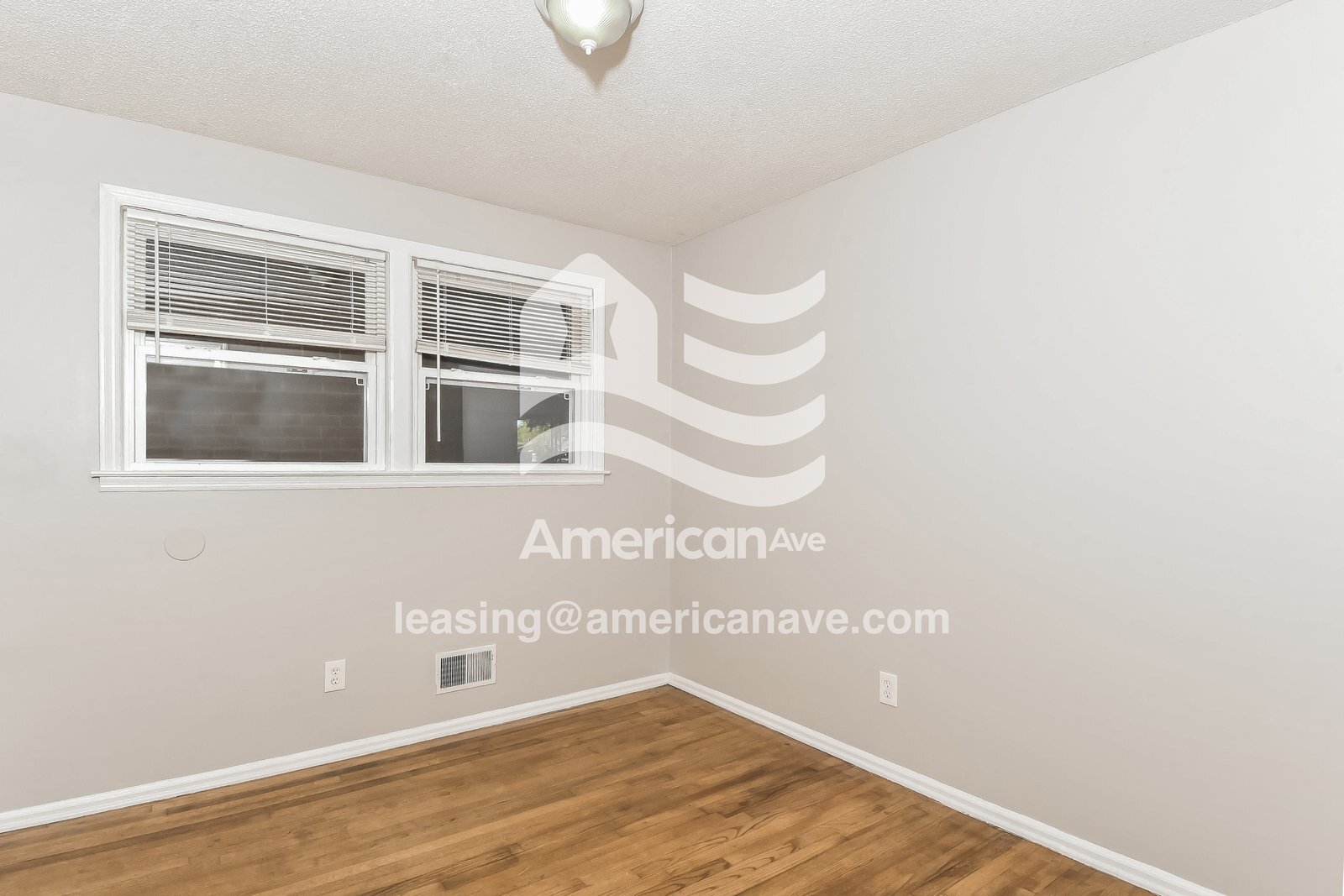 Building Photo - 4232 Shorecrest Dr