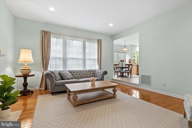Building Photo - 4 Van Marter Ct