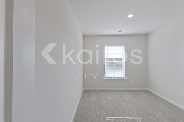 Building Photo - 2453 Banyan Cir