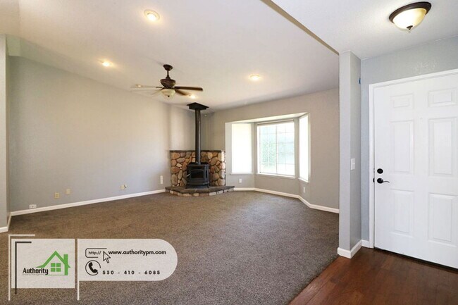 Building Photo - 1857 Sutterwood Dr