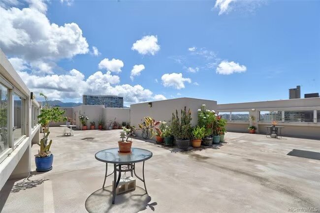 Building Photo - 430 Keoniana St