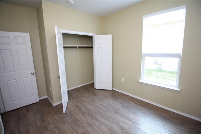 Building Photo - 5704 Knoll Pines Pass