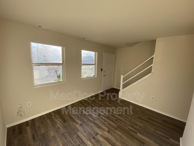 Building Photo - 729 Bellows Ave