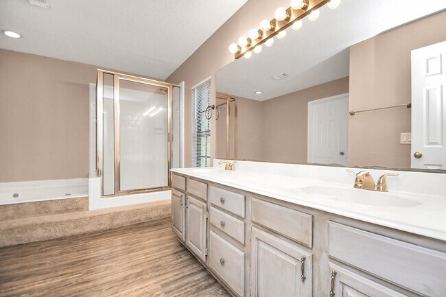Building Photo - 8723 Rocky Valley Dr