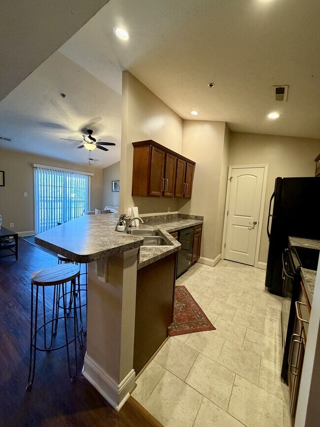 Building Photo - 100 Capstone Dr