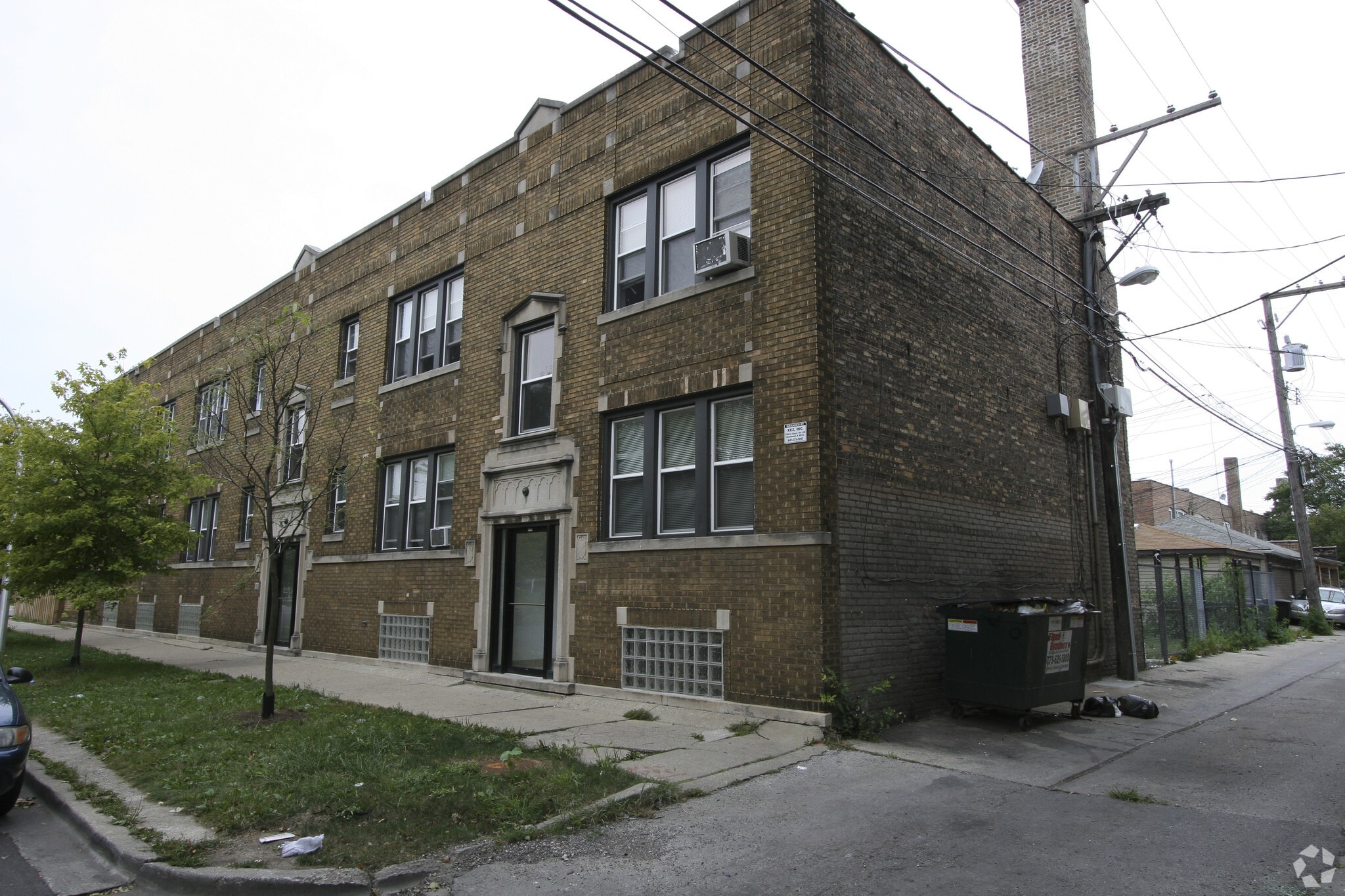 Building Photo - 6555 S California Ave
