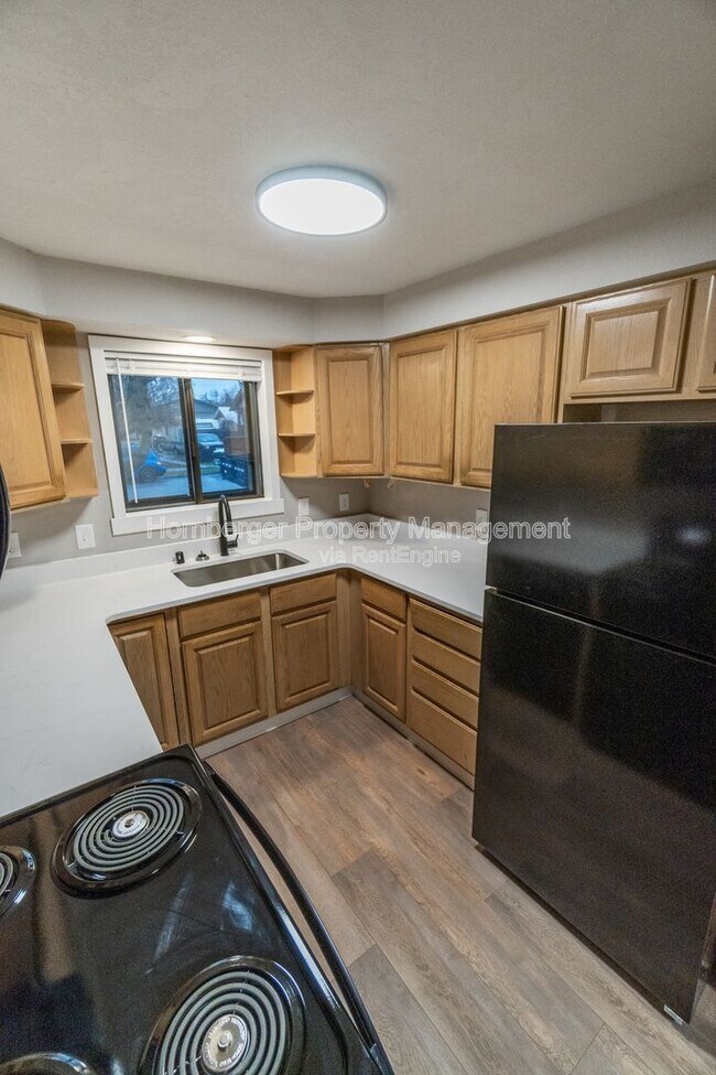 Building Photo - 508 E Rich Ave