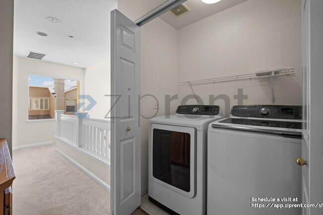 Building Photo - 1228 Albacore Terrace