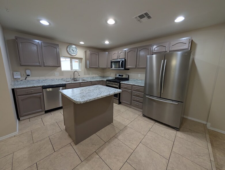 Building Photo - 6533 E Arbor Ave