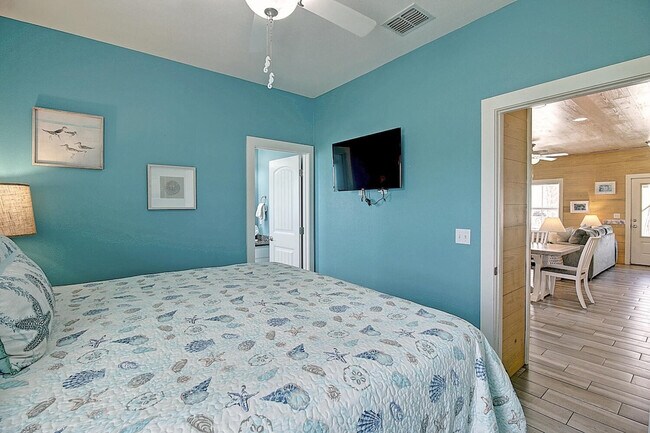 Building Photo - 1617 S Station St