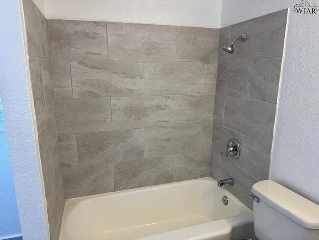 Building Photo - 1810 7th St