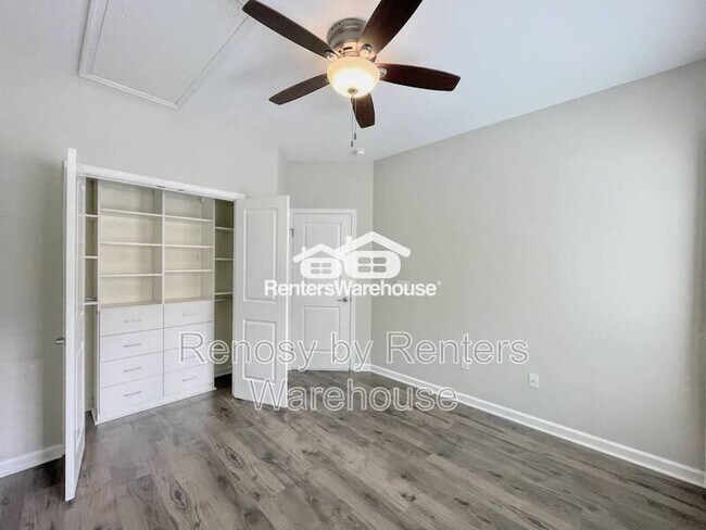 Building Photo - 521 Charles Porteus Ln