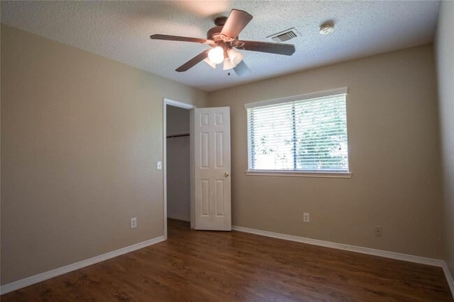 Building Photo - 3207 Rimrock Dr