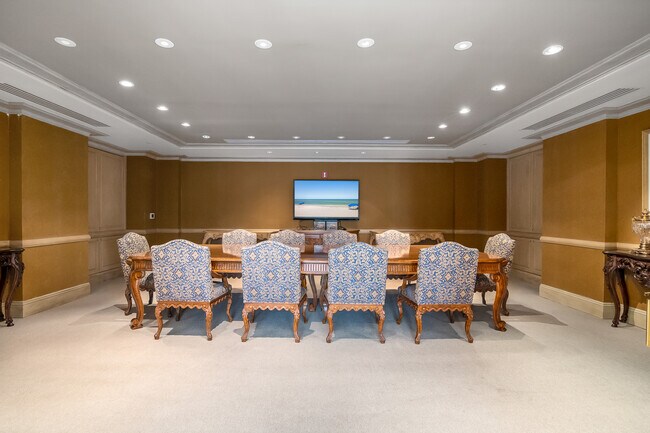 Building Photo - 7117 Pelican Bay Blvd