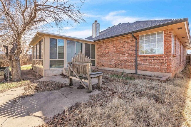 Building Photo - Look at this Bonus Room!!!