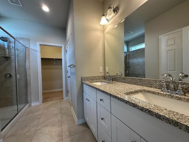 Building Photo - 10901 Mickelson Dr