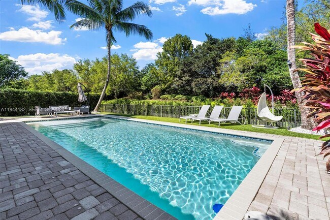 Building Photo - 10185 Cameilla St