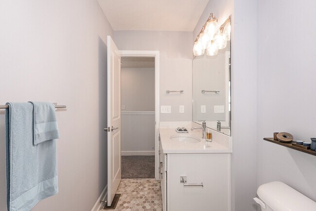 Building Photo - 2184 E 97th St