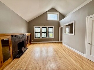 Primary Photo - 831 N Ashland Ave