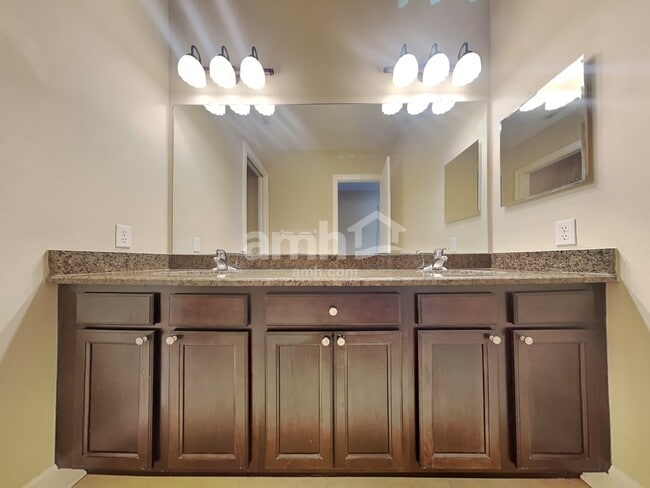 Building Photo - 11514 Bellamar Street