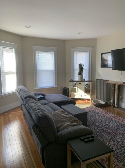 Building Photo - 102 Morrison Ave