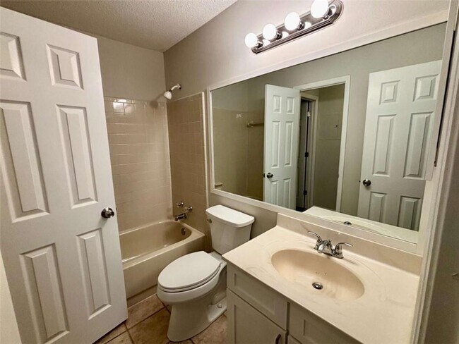 Building Photo - 320 Hawkstone Way