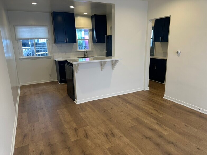 Building Photo - 436 Rosecrans Ave
