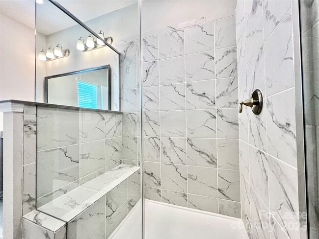Building Photo - 15022 Camus Ct