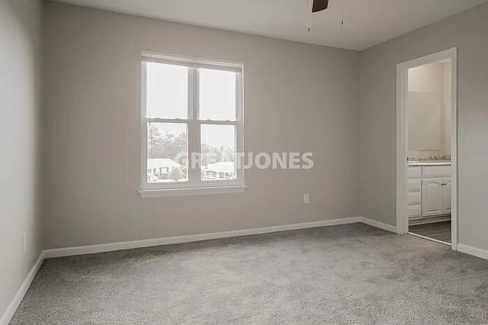 Building Photo - 3401 Blackstone St