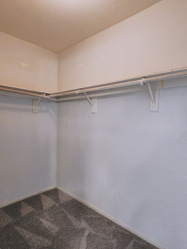 Building Photo - Corner Lot, 3BD, 2.5BA Home in Lake Elsinore