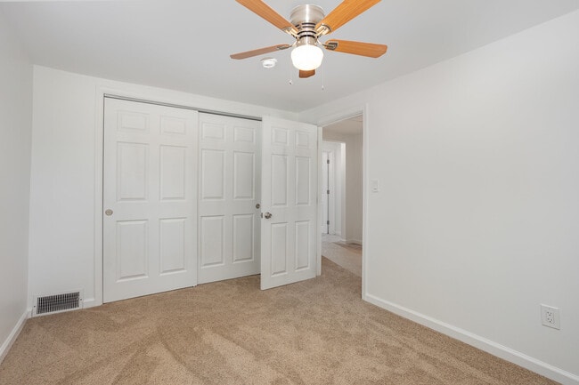 Building Photo - 1645 Roundtop Rd