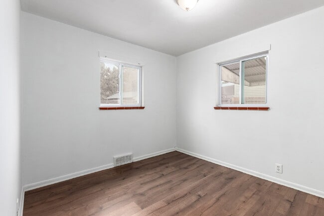 Building Photo - 981 Lansing St