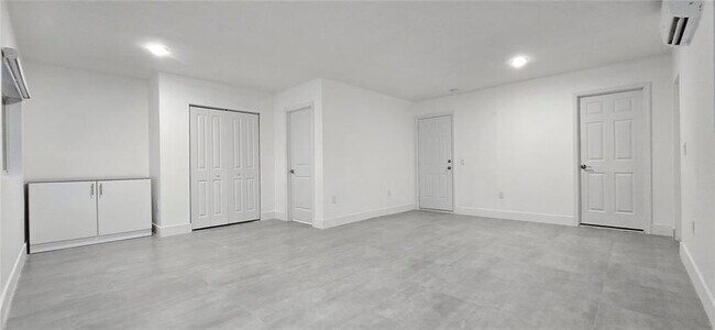 Building Photo - 11700 NW 15th Ct