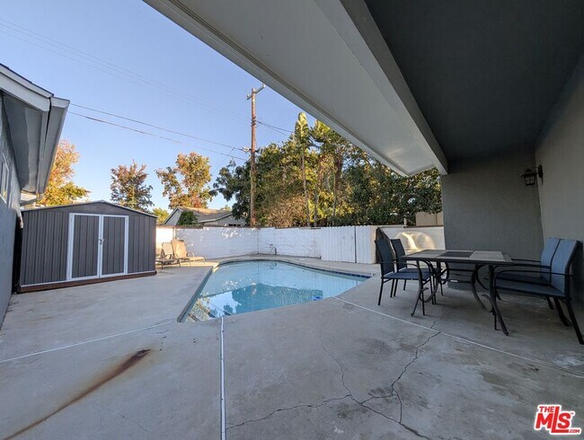 Building Photo - 5768 Graves Ave