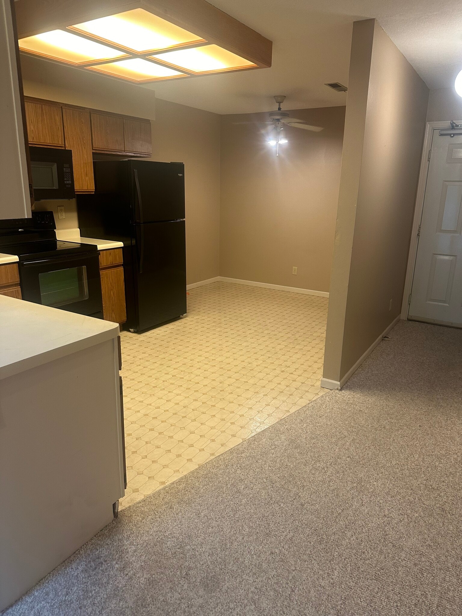 Building Photo - 313 Woodside Dr