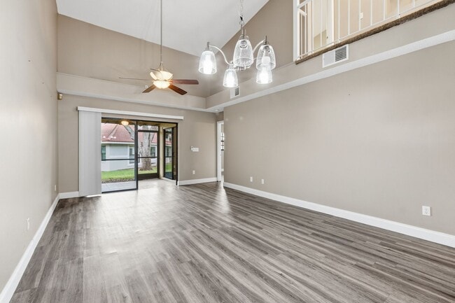 Building Photo - 3 bedroom condo